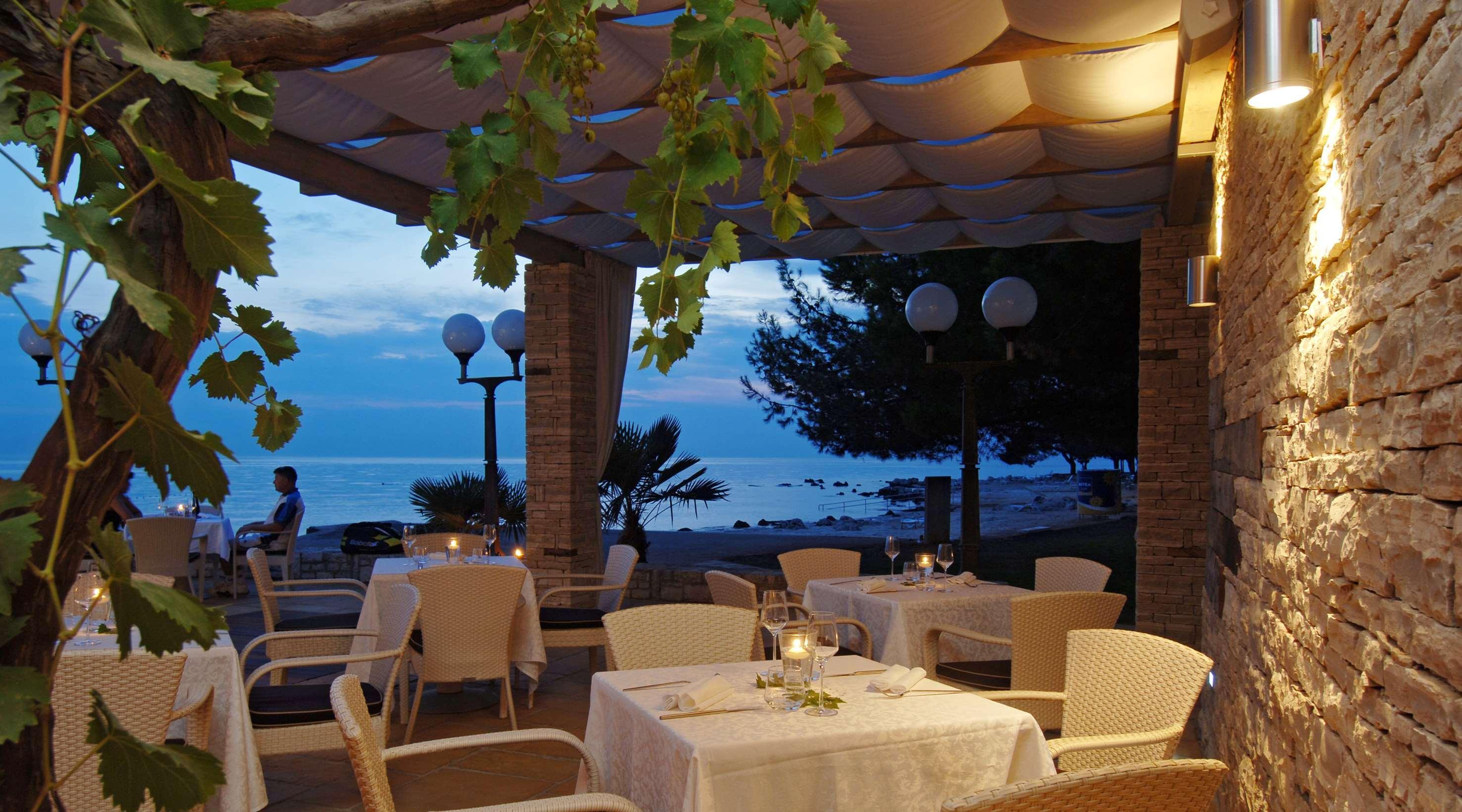 Apartments Amfora Plava Laguna 乌马格 餐厅 照片
