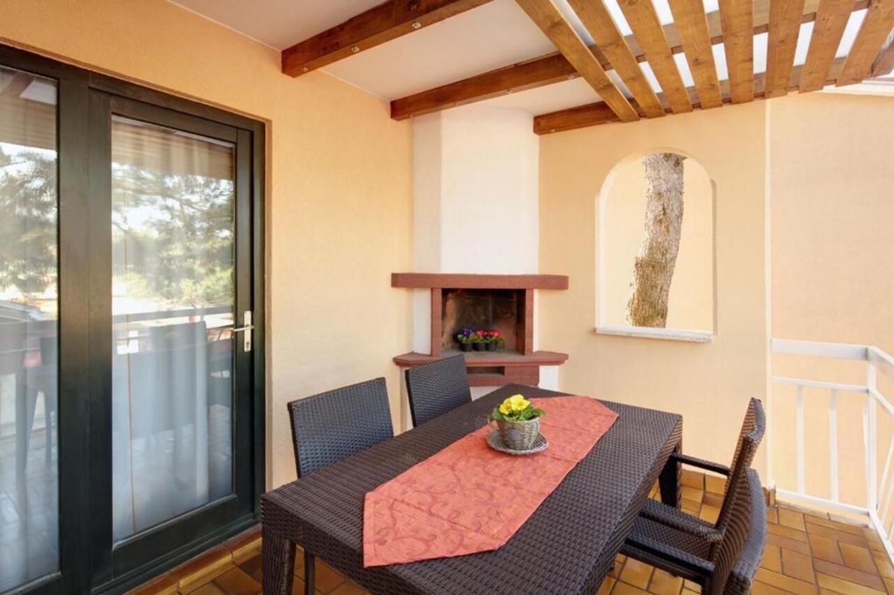 Apartments Amfora Plava Laguna 乌马格 外观 照片