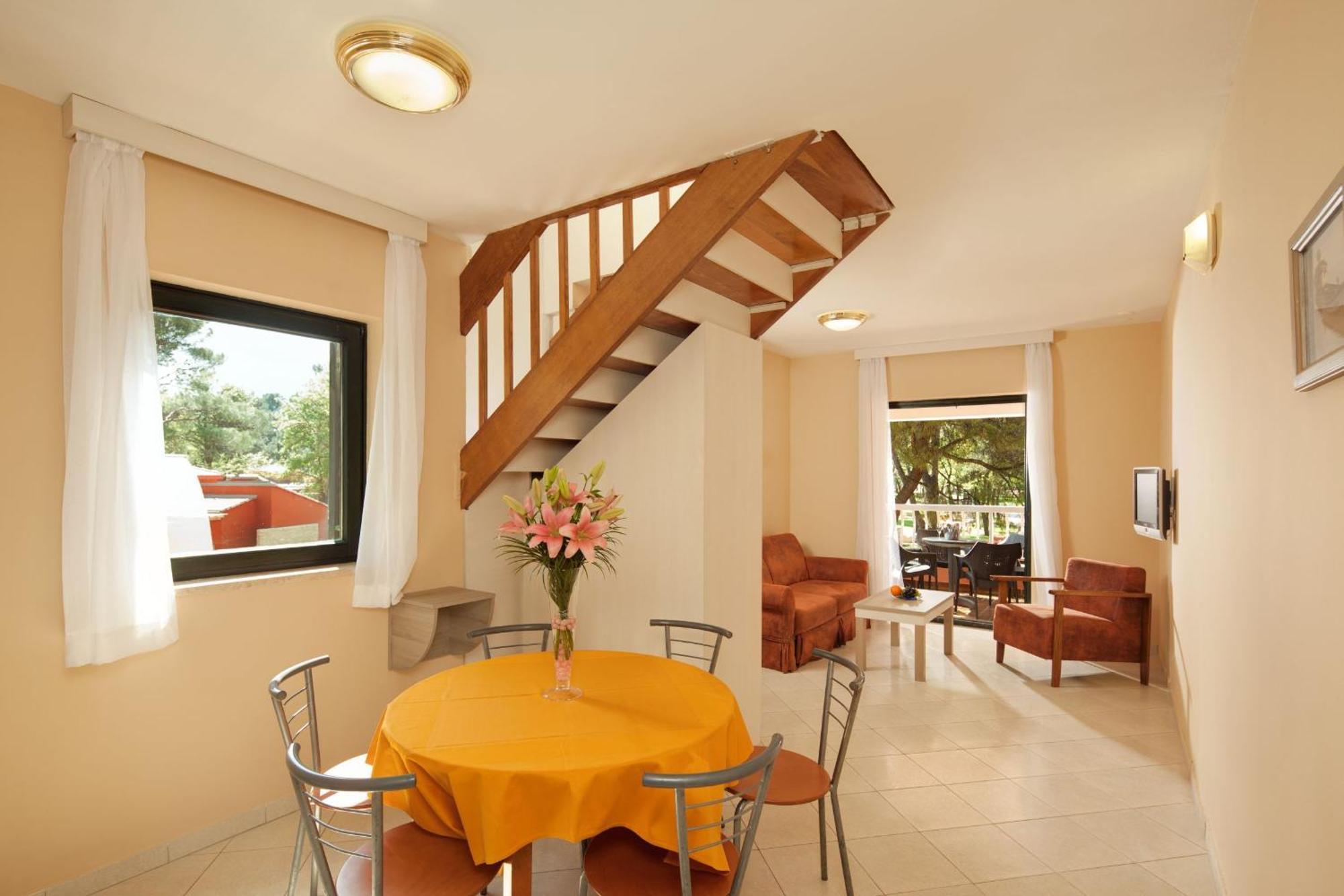 Apartments Amfora Plava Laguna 乌马格 外观 照片