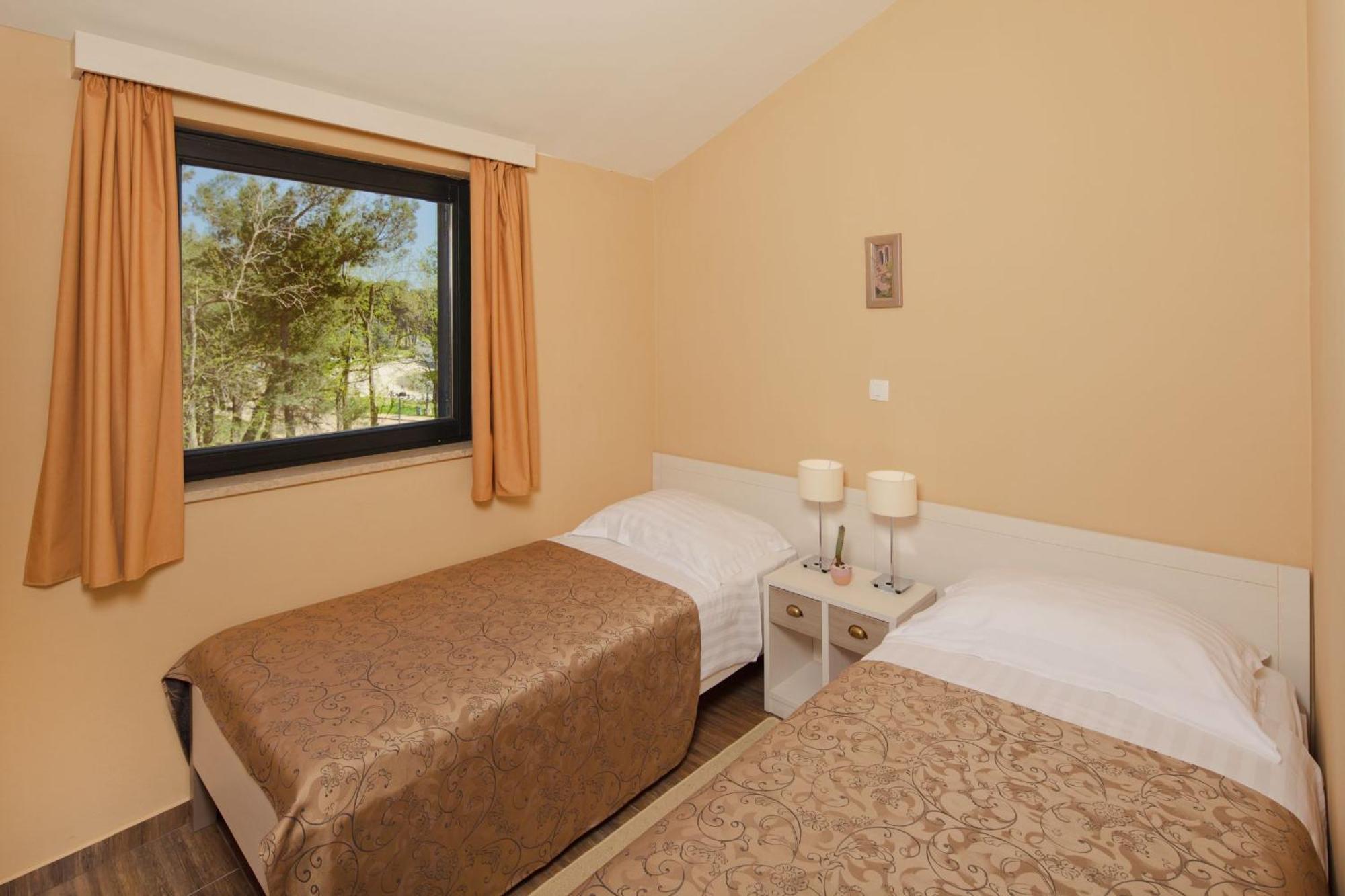 Apartments Amfora Plava Laguna 乌马格 外观 照片