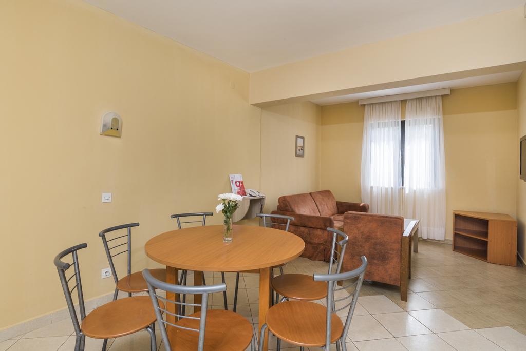 Apartments Amfora Plava Laguna 乌马格 外观 照片